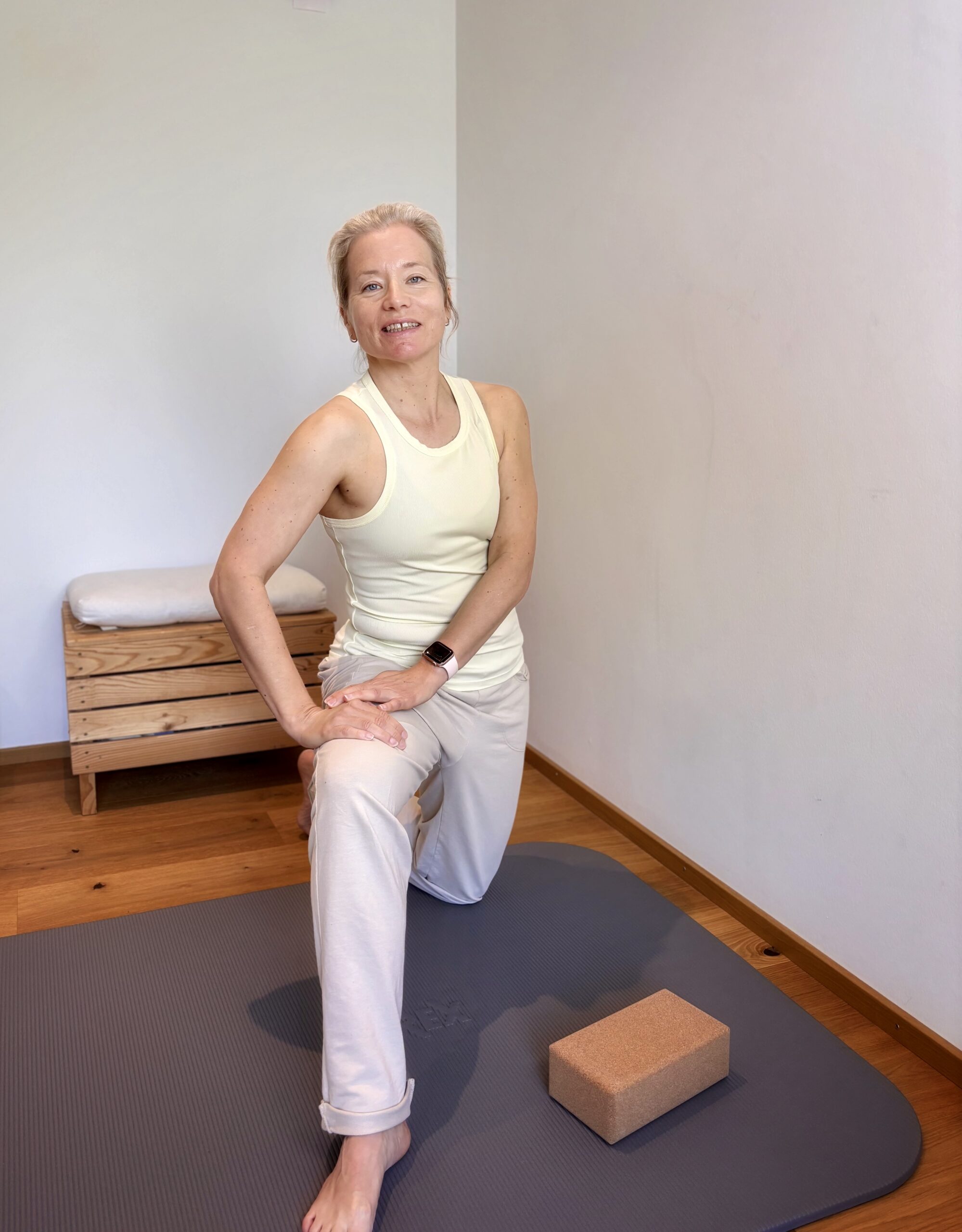 Uli Hirche Bild mit heller Hose cosy Sportlook